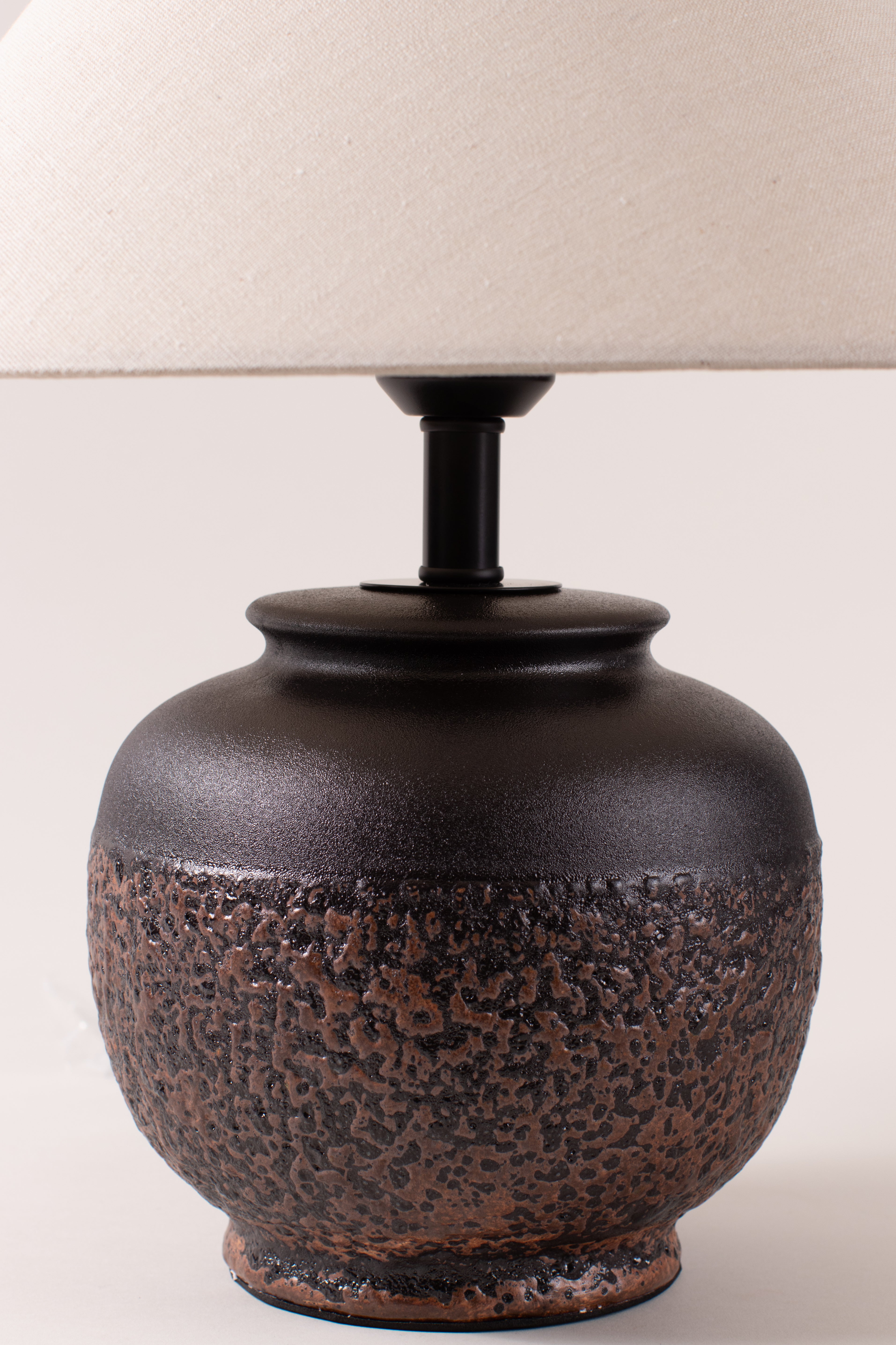 Mesa Textured Ceramic Lamp