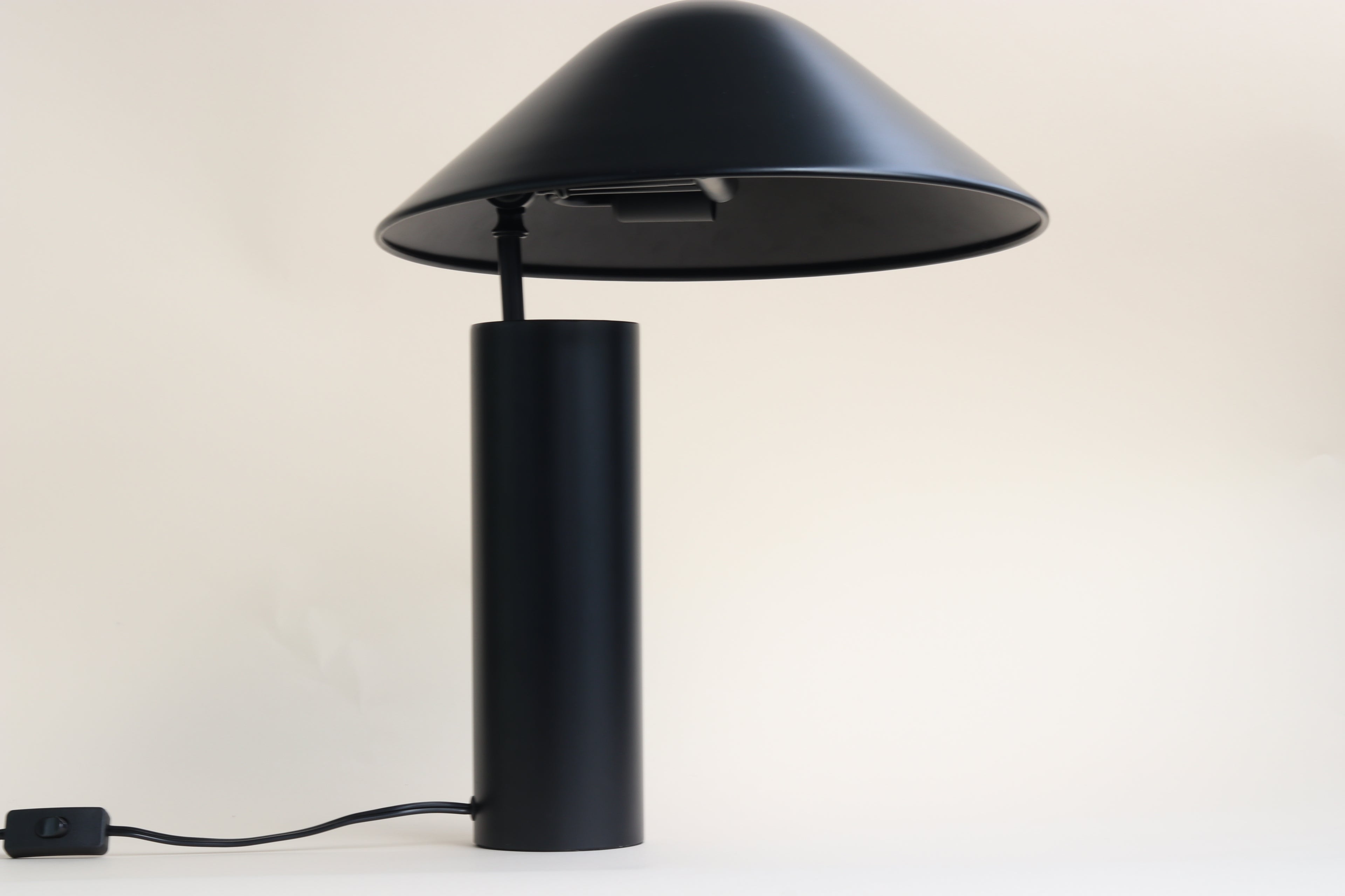 Arlanda Metal Table Lamp