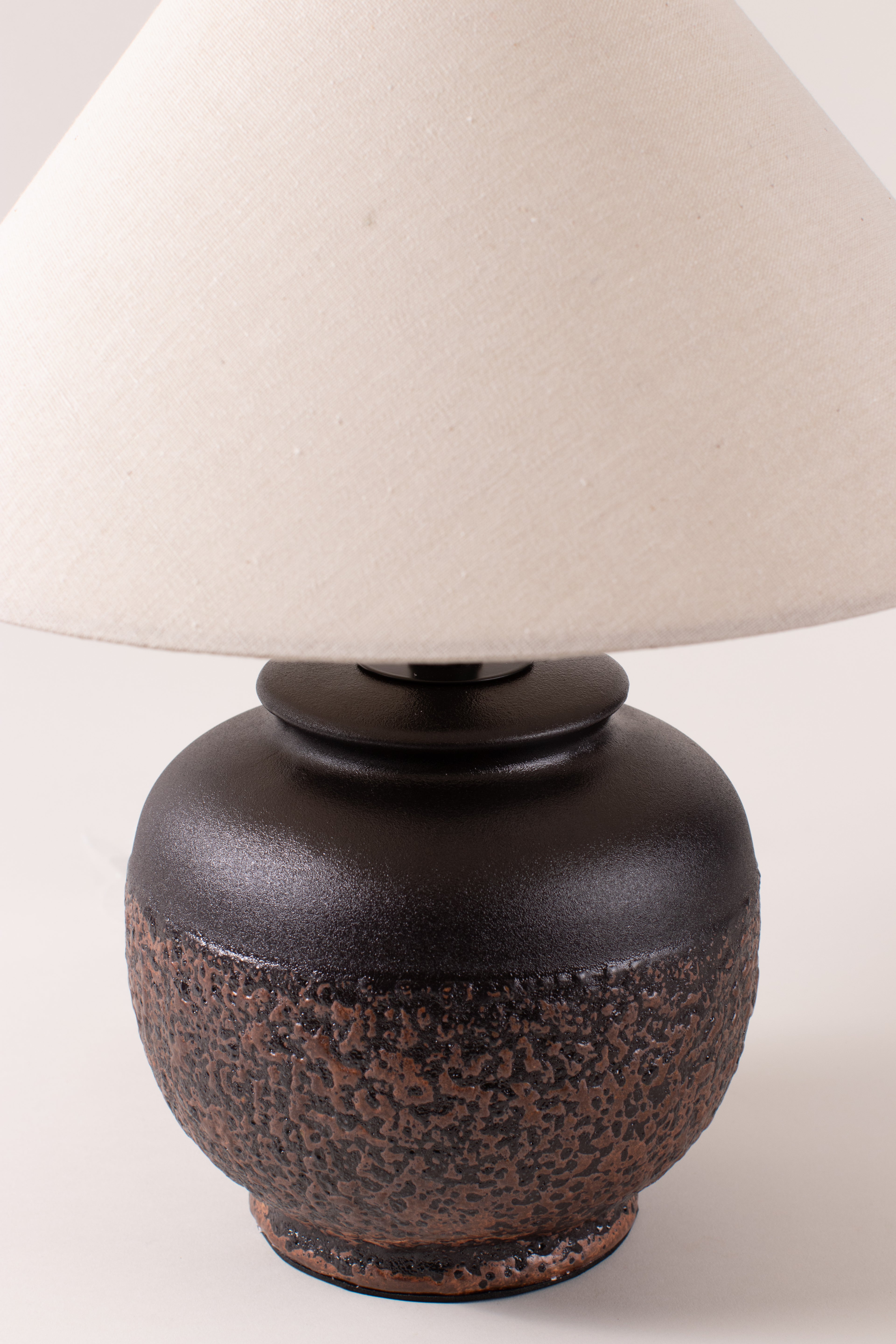 Mesa Textured Ceramic Lamp